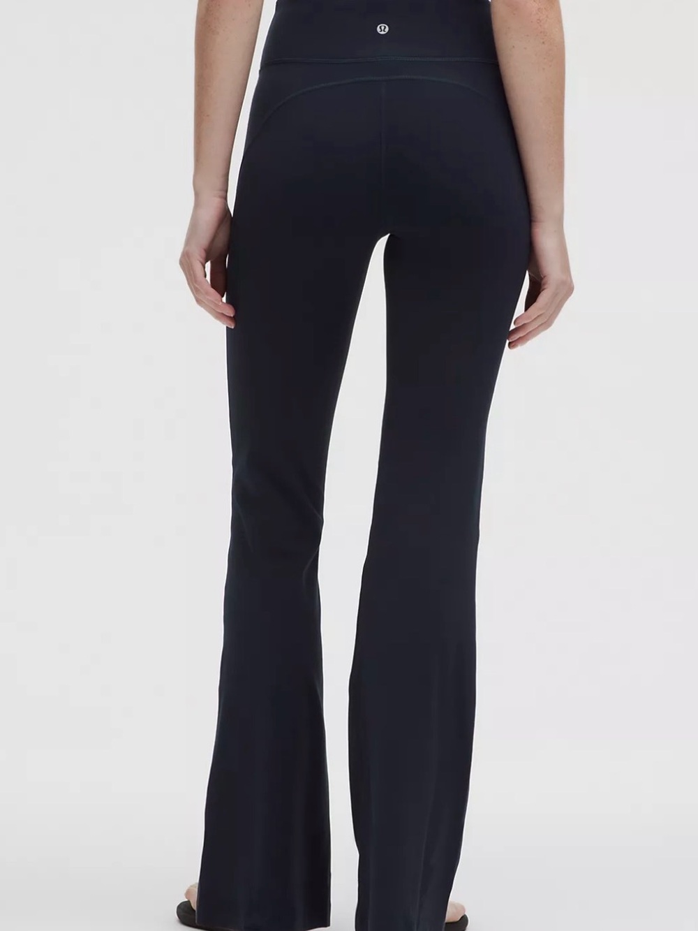 lululemon Groove Nulu High-Rise Flared Pant
Short in black